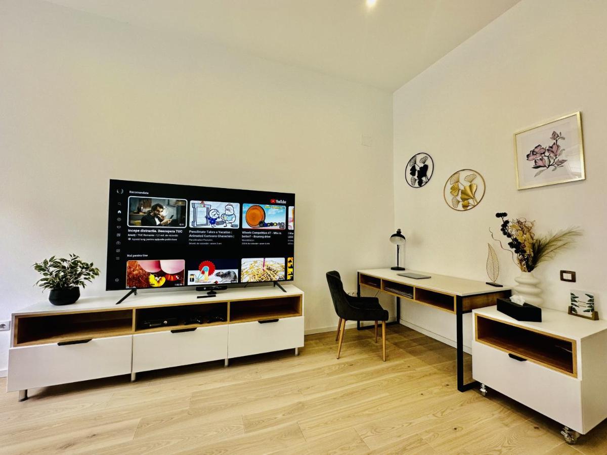 Clever Near Shopping Center * קלוז'-נאפוקה